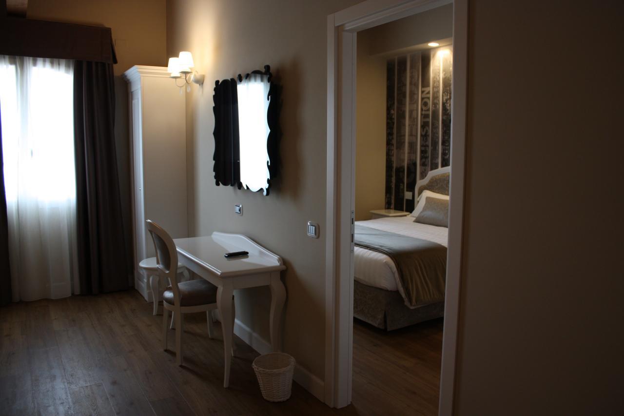 Suites & Apartments Liola' Castrocielo Eksteriør billede