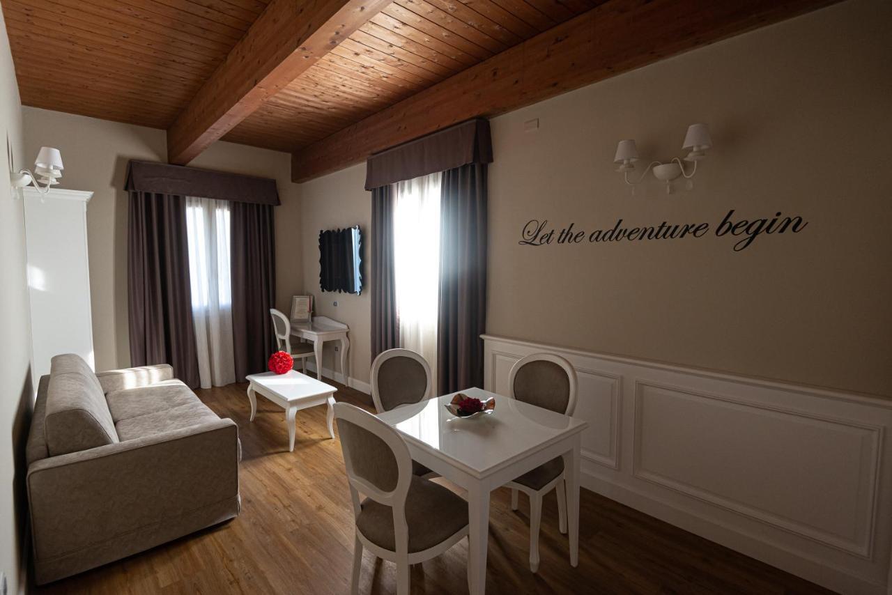 Suites & Apartments Liola' Castrocielo Eksteriør billede